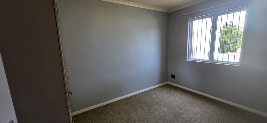 To Let 2 Bedroom Property for Rent in Royal Ascot Western Cape